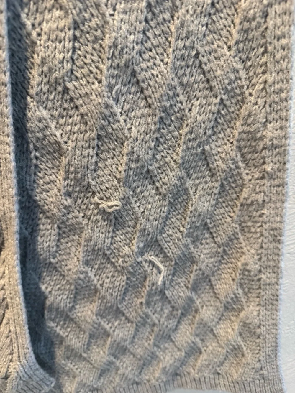Gray Cable-Knit Scarf